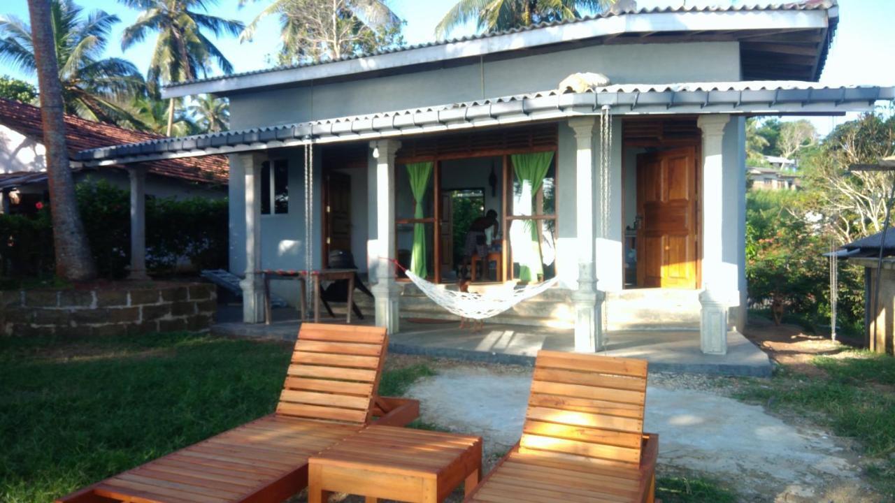 Bed and breakfast Pemuyan Mirissa70 Extérieur photo